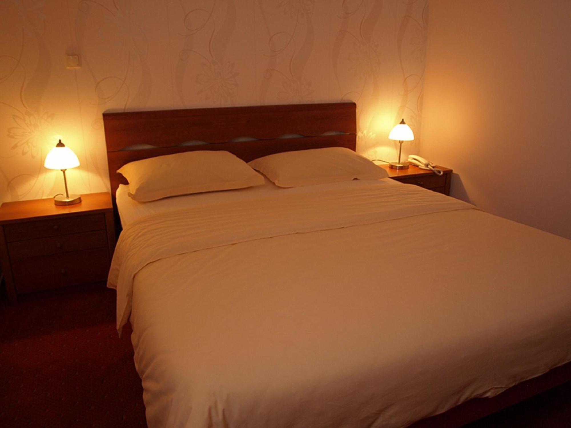 Hotel Neva Podstrana Oda fotoğraf