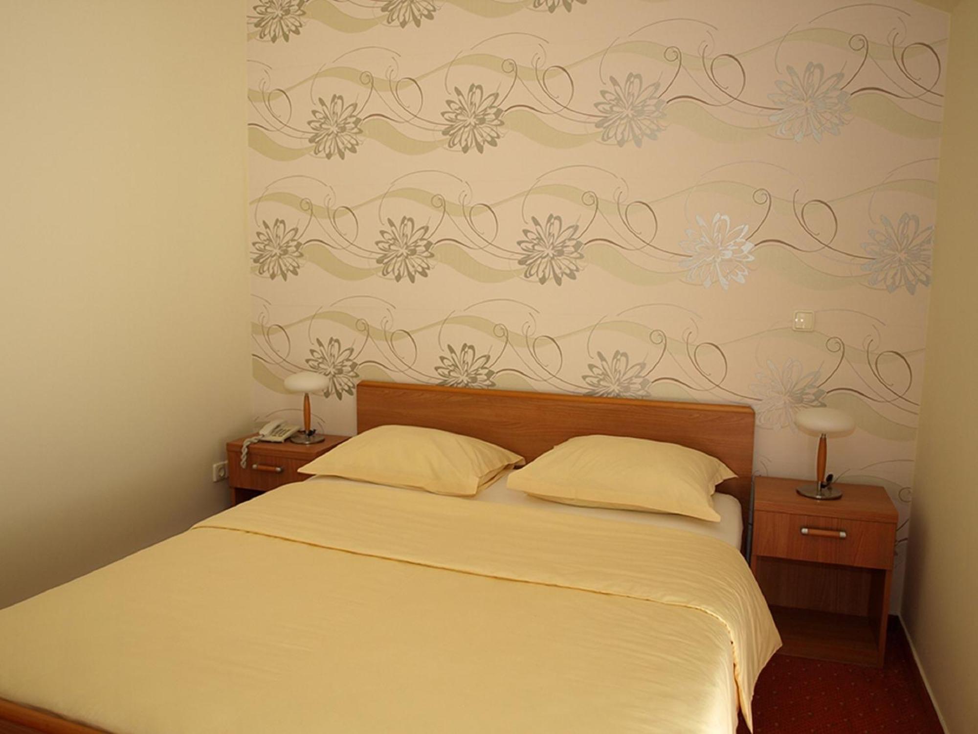 Hotel Neva Podstrana Oda fotoğraf