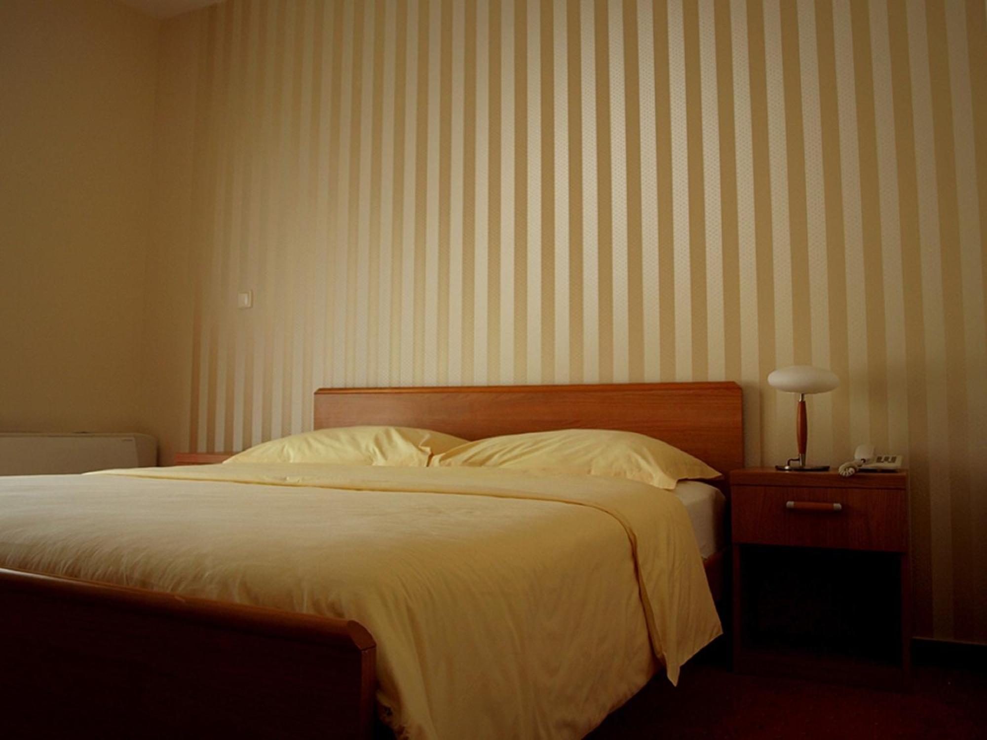 Hotel Neva Podstrana Oda fotoğraf